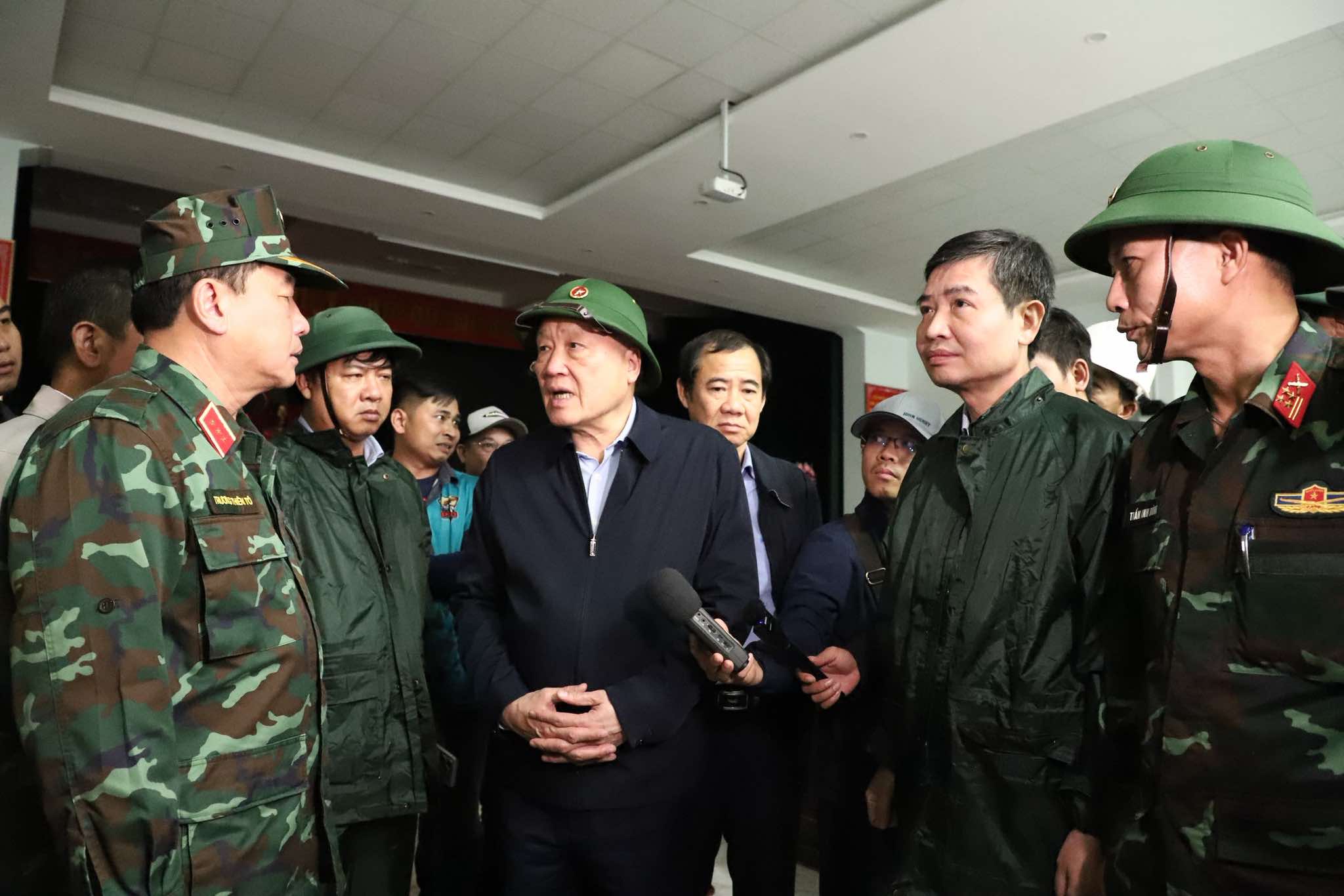 常务副总理阮和平：全力克服洪水后果，透明公开损失信息