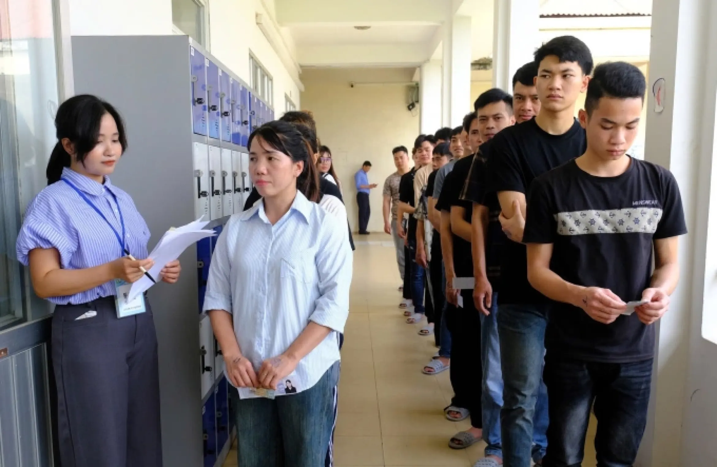 海外务工人员每年汇回近70亿美元