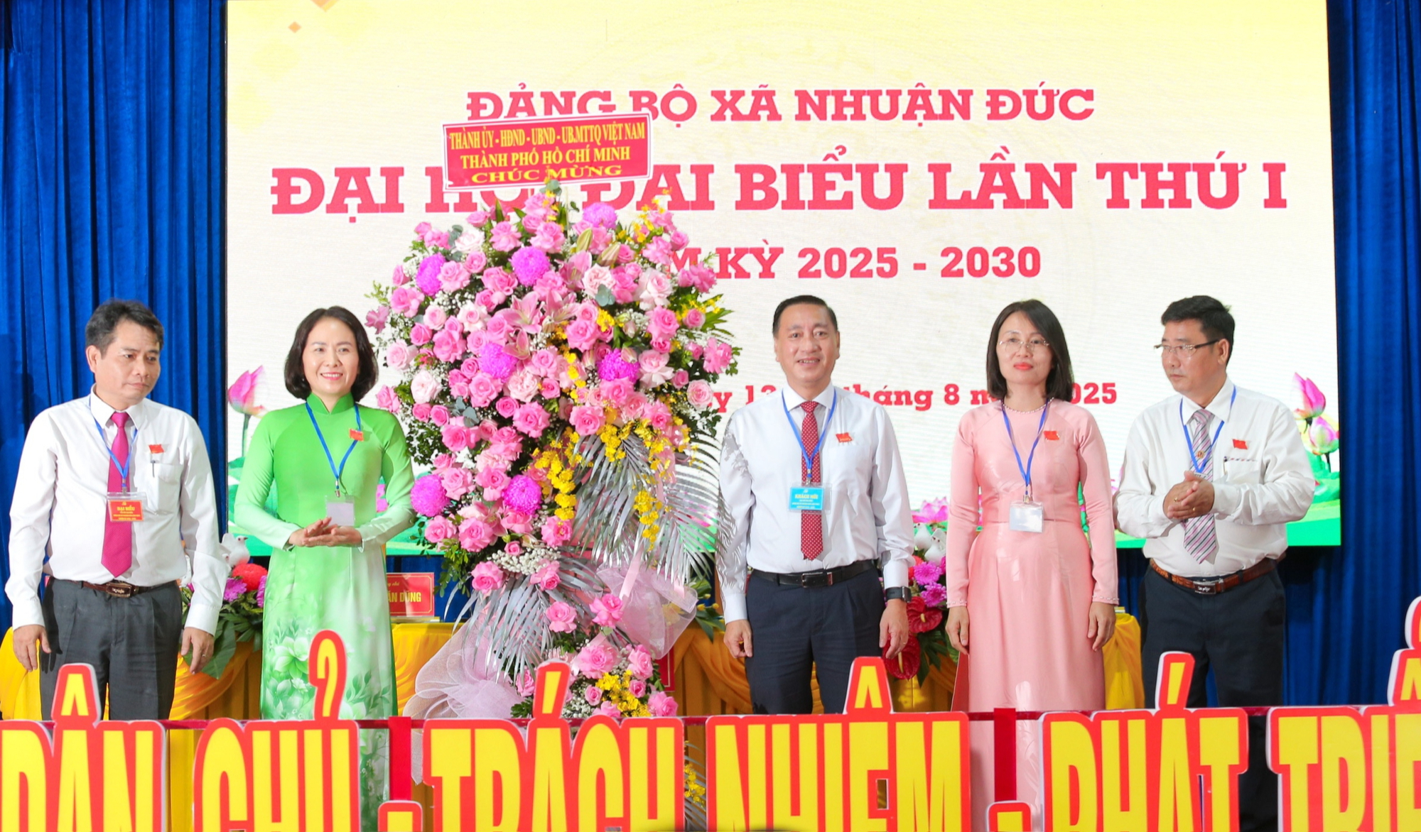 Nhuận Đức乡按照都市生态农业方向发展农业