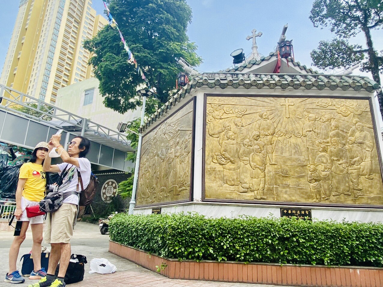 圣诞探访堤岸华人区超过120年历史的教堂