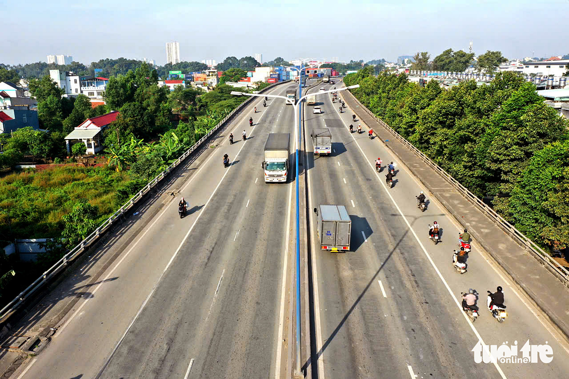 美福-新万道路分道首日，民众因‘减少事故担忧’而支持