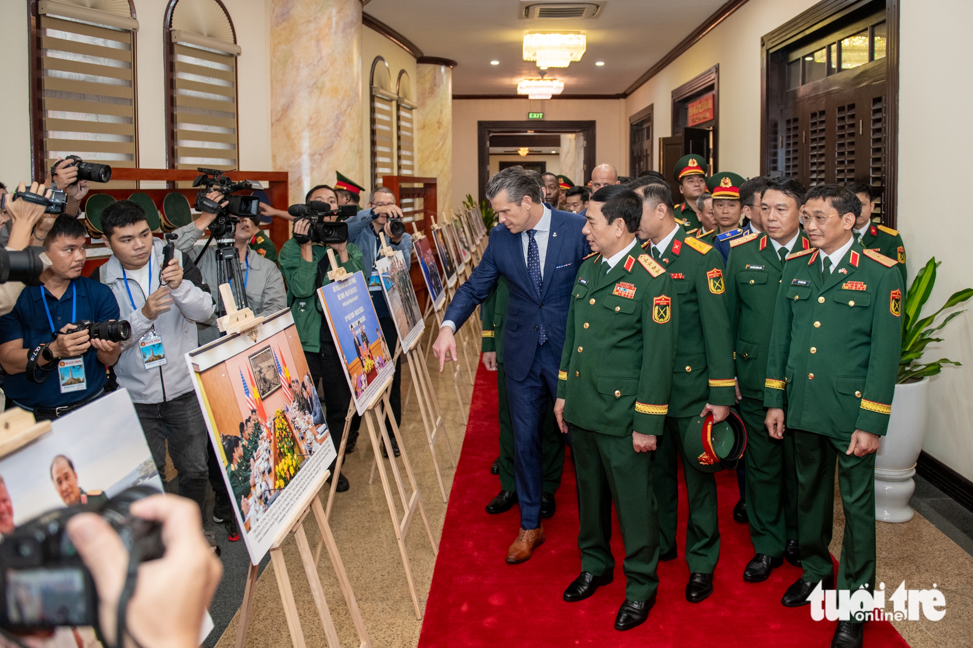 大将潘文江与美国战争部长会谈