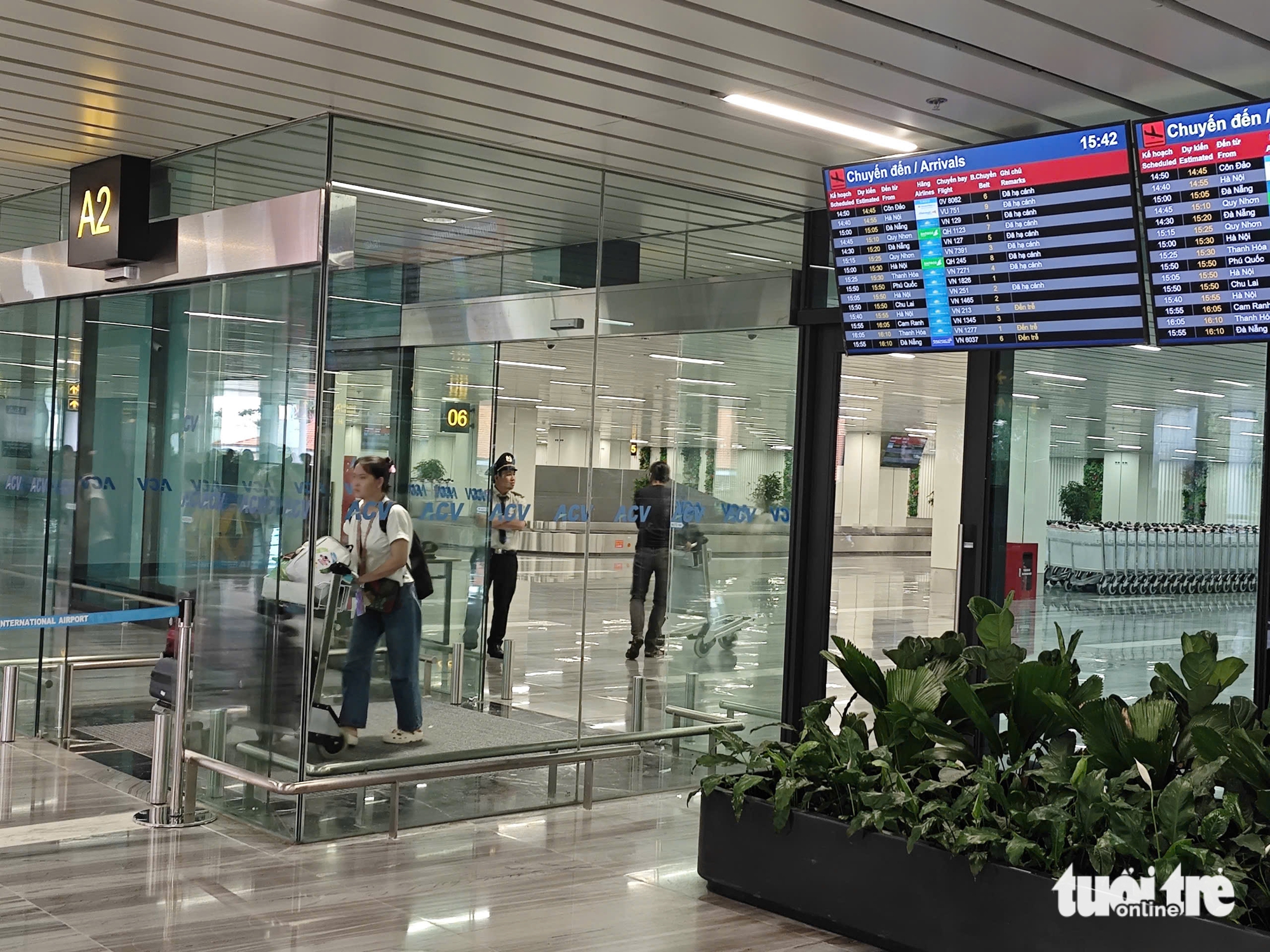 出租车在新山一机场集结，乘客出航站楼即有车