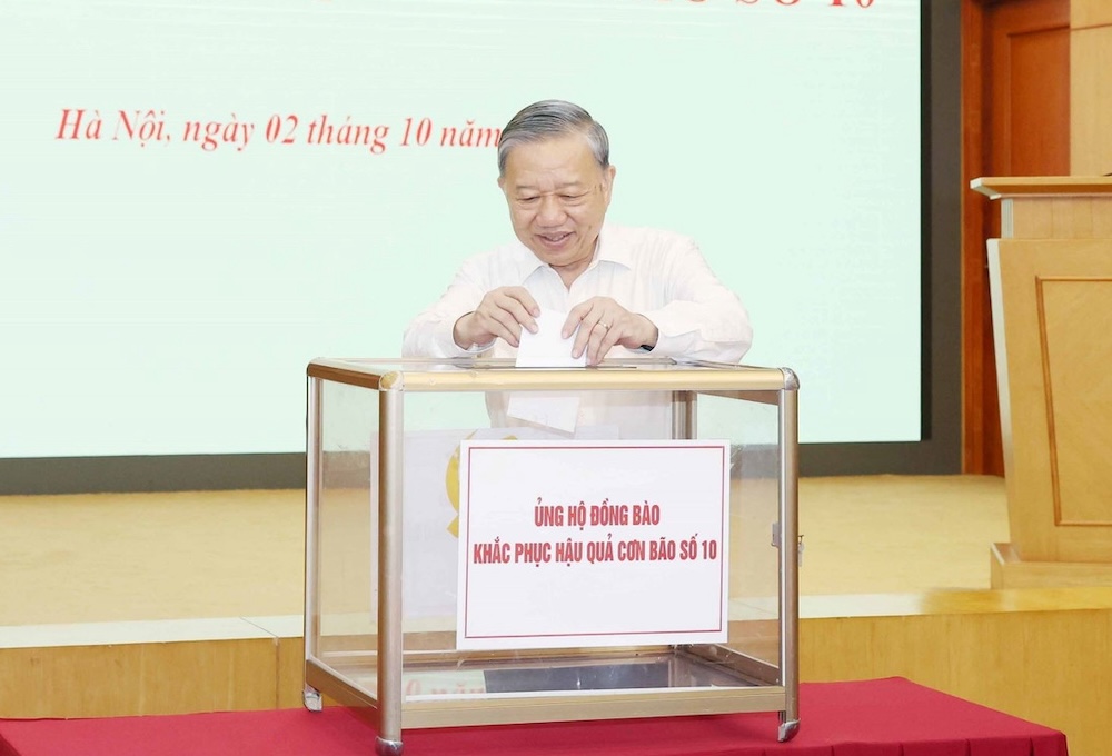 总书记苏林、国会主席陈青敏支持同胞克服10号台风后果