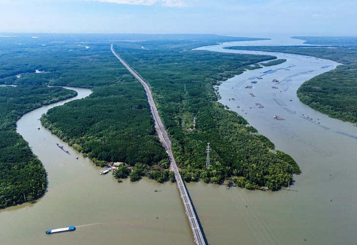 Vinspeed提议于12月19日动工建设边城-芹耶高速铁路项目