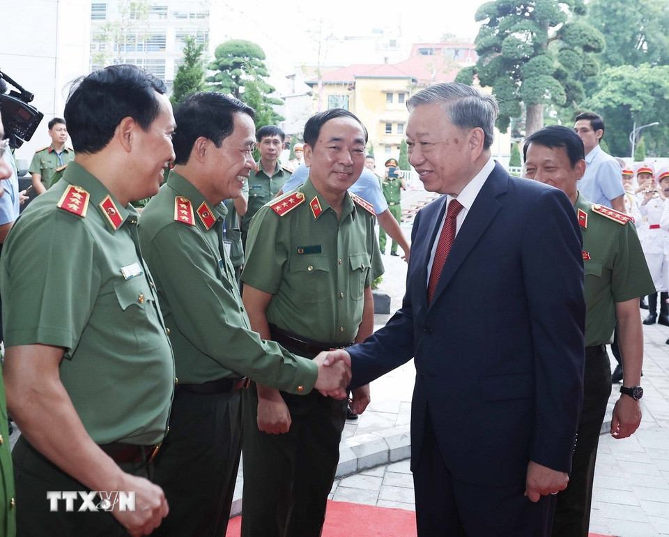 大将、总书记苏林：80年 - 越南人民公安的光荣