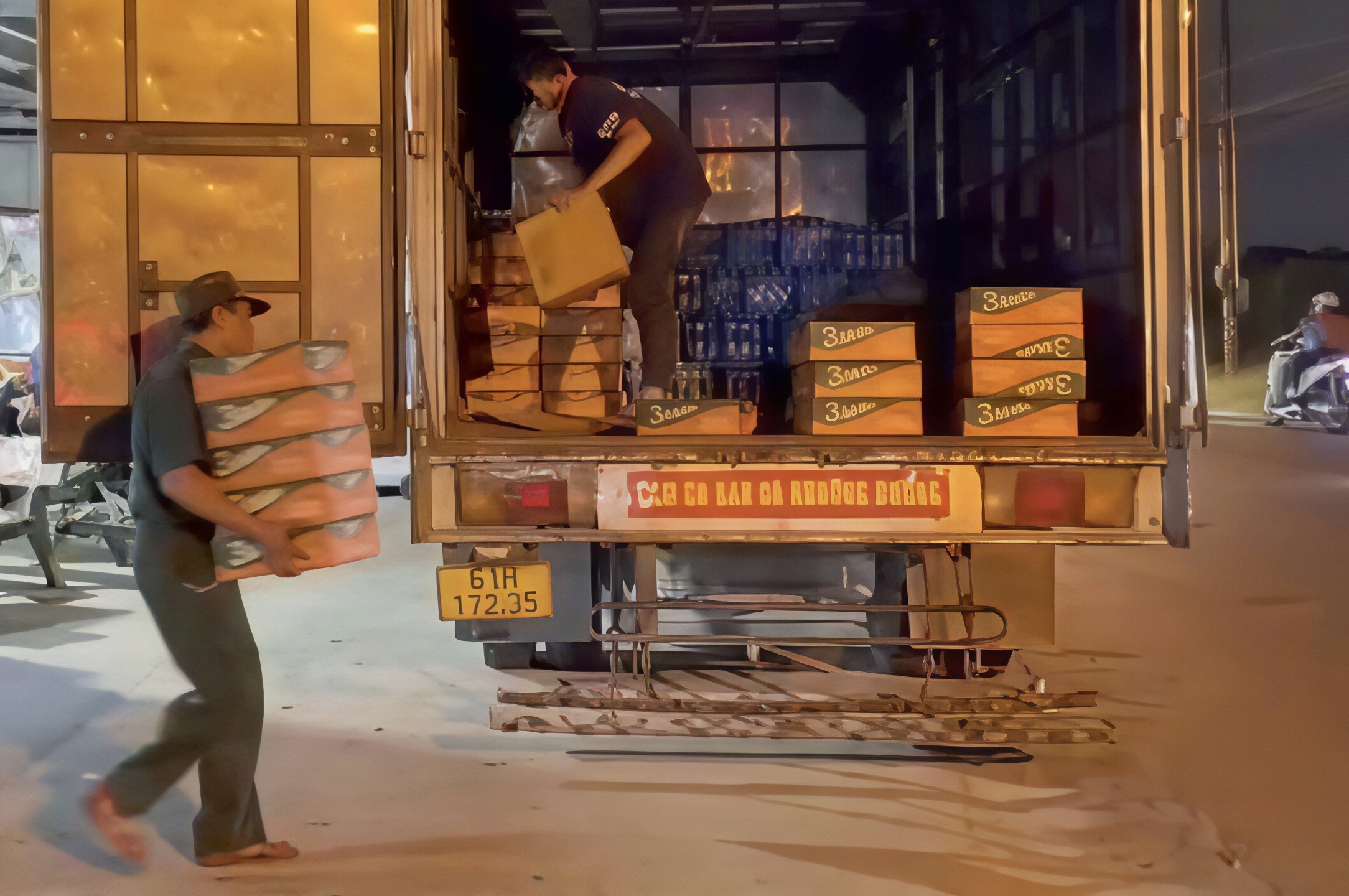 胡志明市一位退伍军人贡献零元车运送物资支持洪水地区同胞