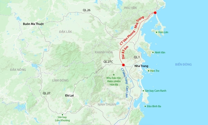 云峰-芽庄高速连环事故后三辆汽车烧毁