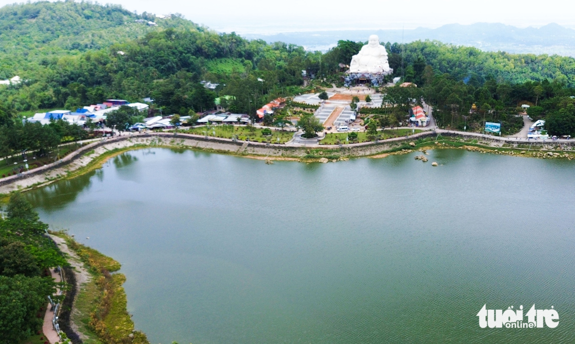 安江省的湖泊既储水灌溉又开发旅游