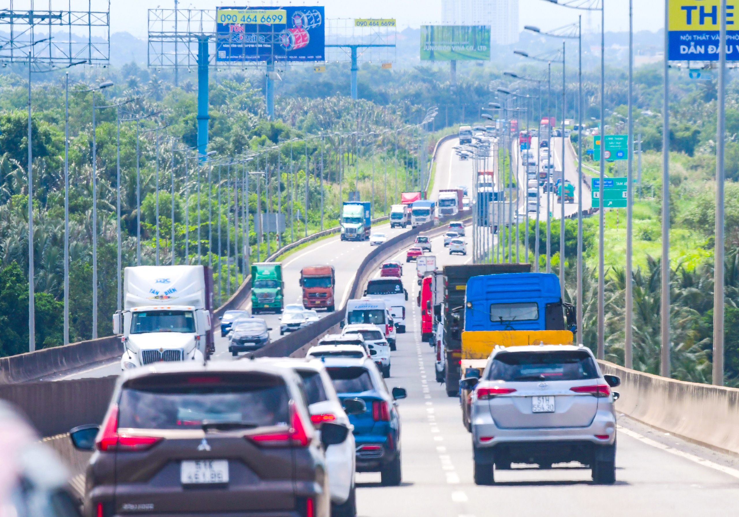 连接新山一与隆城机场的道路：过于紧迫！