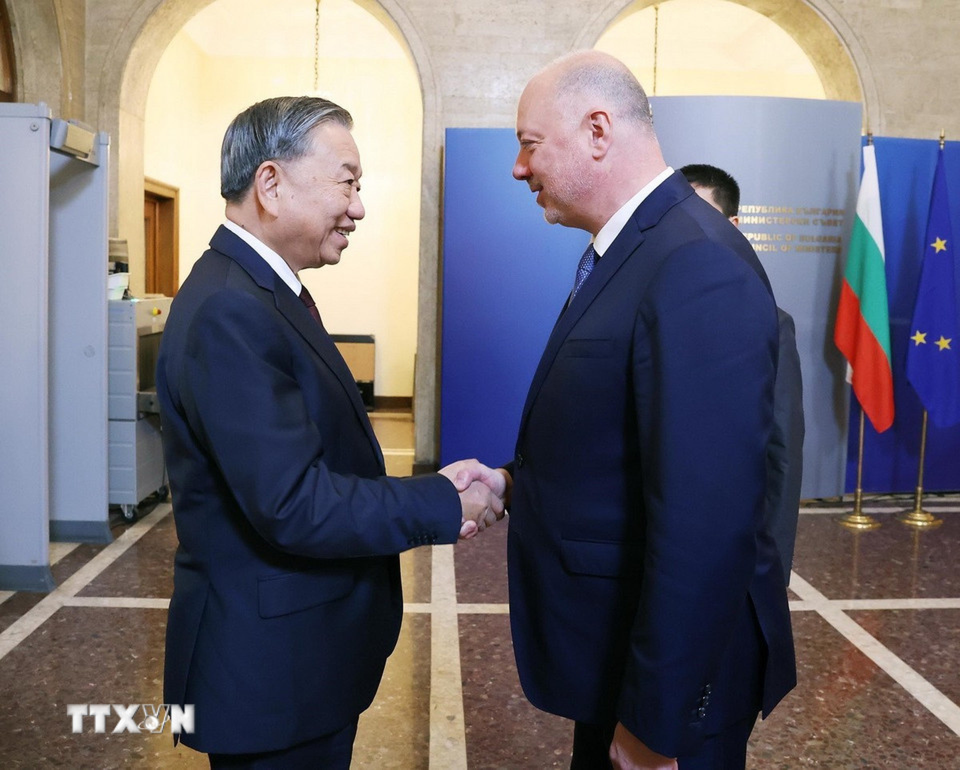 总书记苏林请求保加利亚对越南公民免签