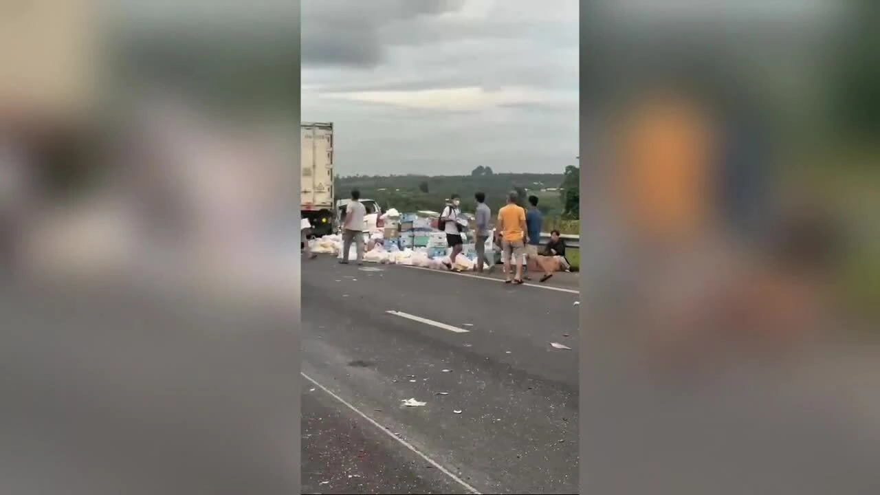 许多人在同奈高速公路上前往中部救援时遇难