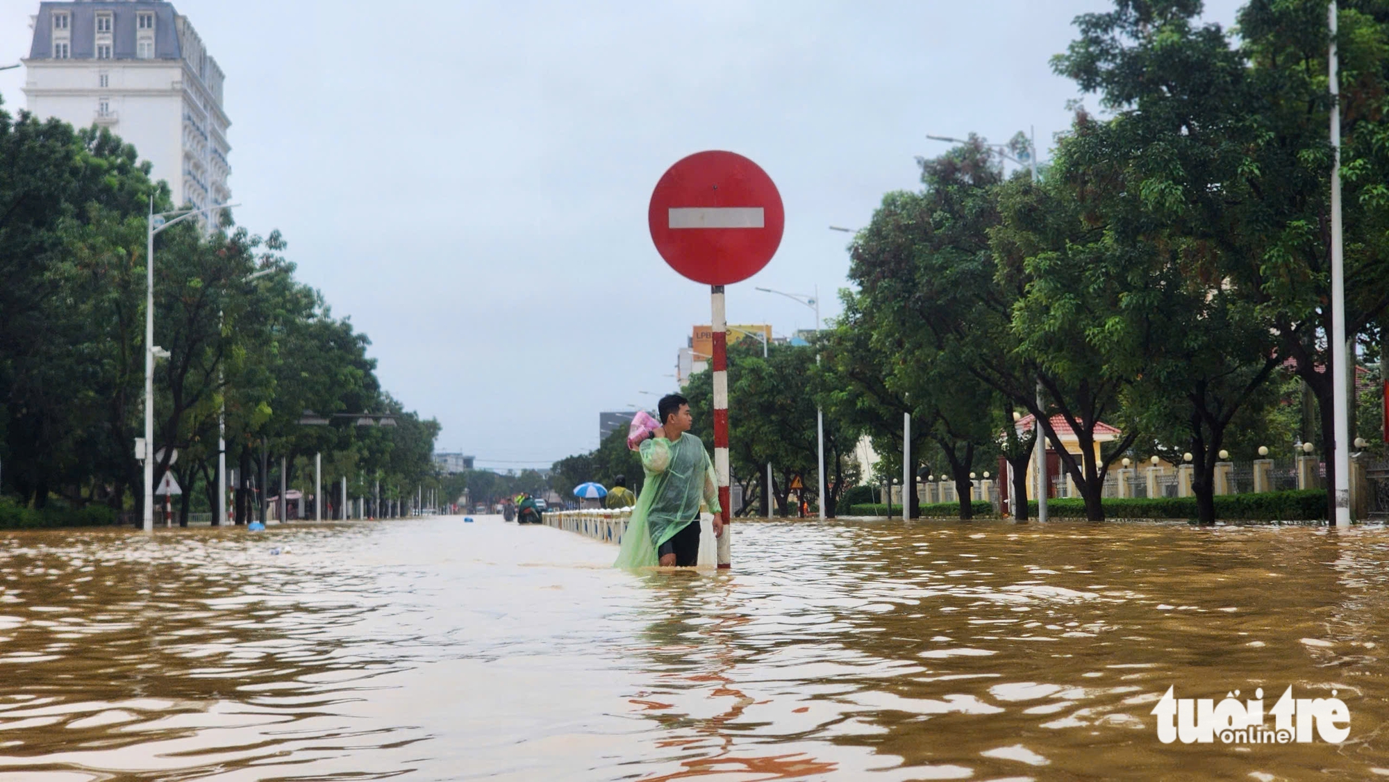顺化正式结束持续23天的历史性洪涝期
