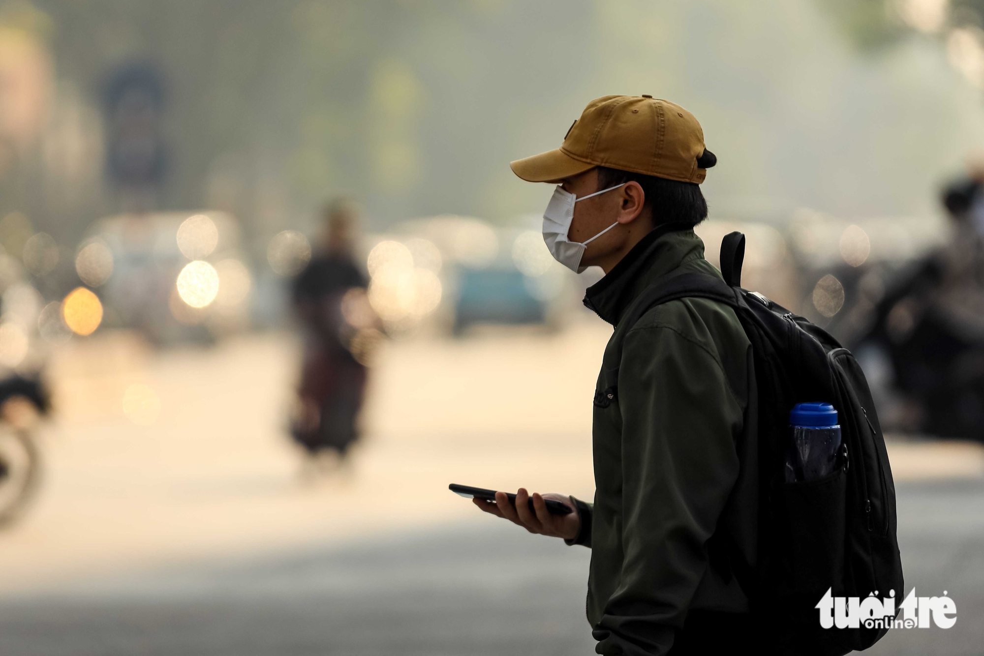 中午时分雾气依然浓密，河内宛如沙巴