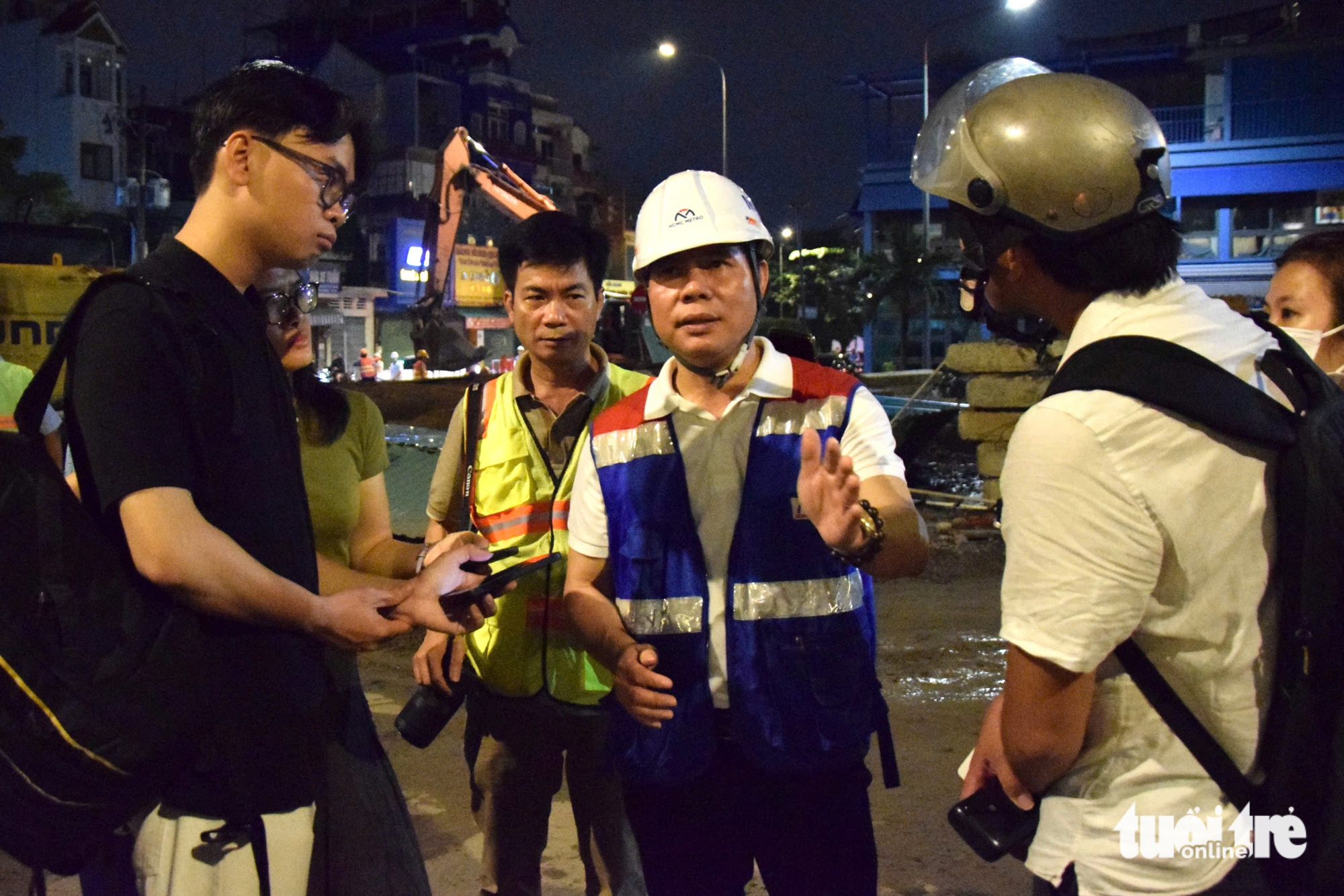 夜间检查地铁2号线技术基础设施搬迁，已完成超过70%