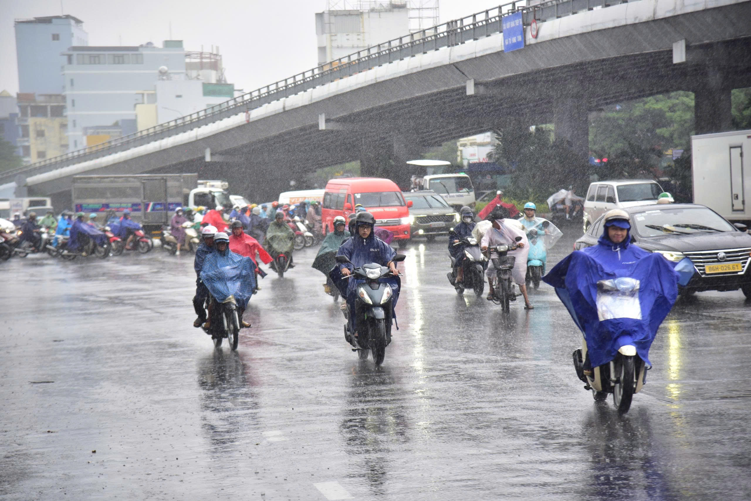 今天9月17日天气：北部晴朗，从岘港到南部下午大雨