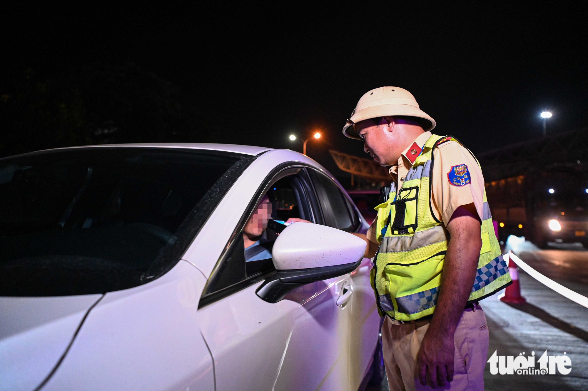 从丙午年正月初一上午10点起，公安同步检查酒精浓度