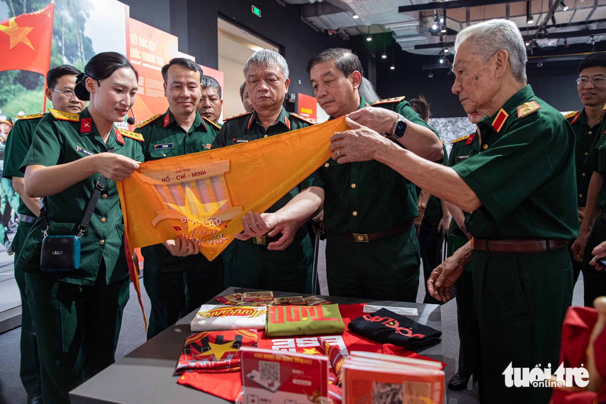 纪念国庆80周年展览'保持独立誓言'展出300多件文物