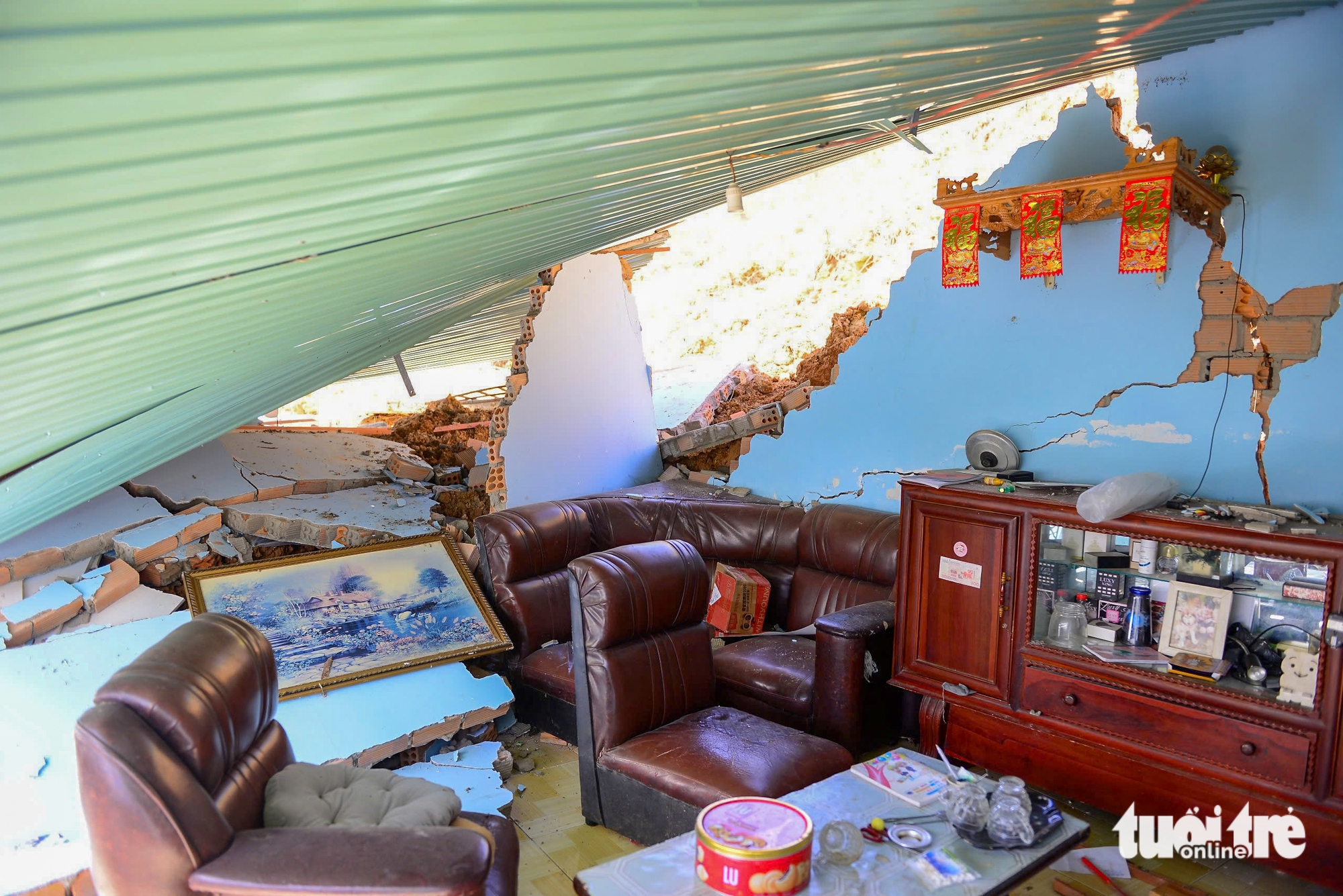 35公顷松林山体滑坡，林同省多户居民被迫疏散