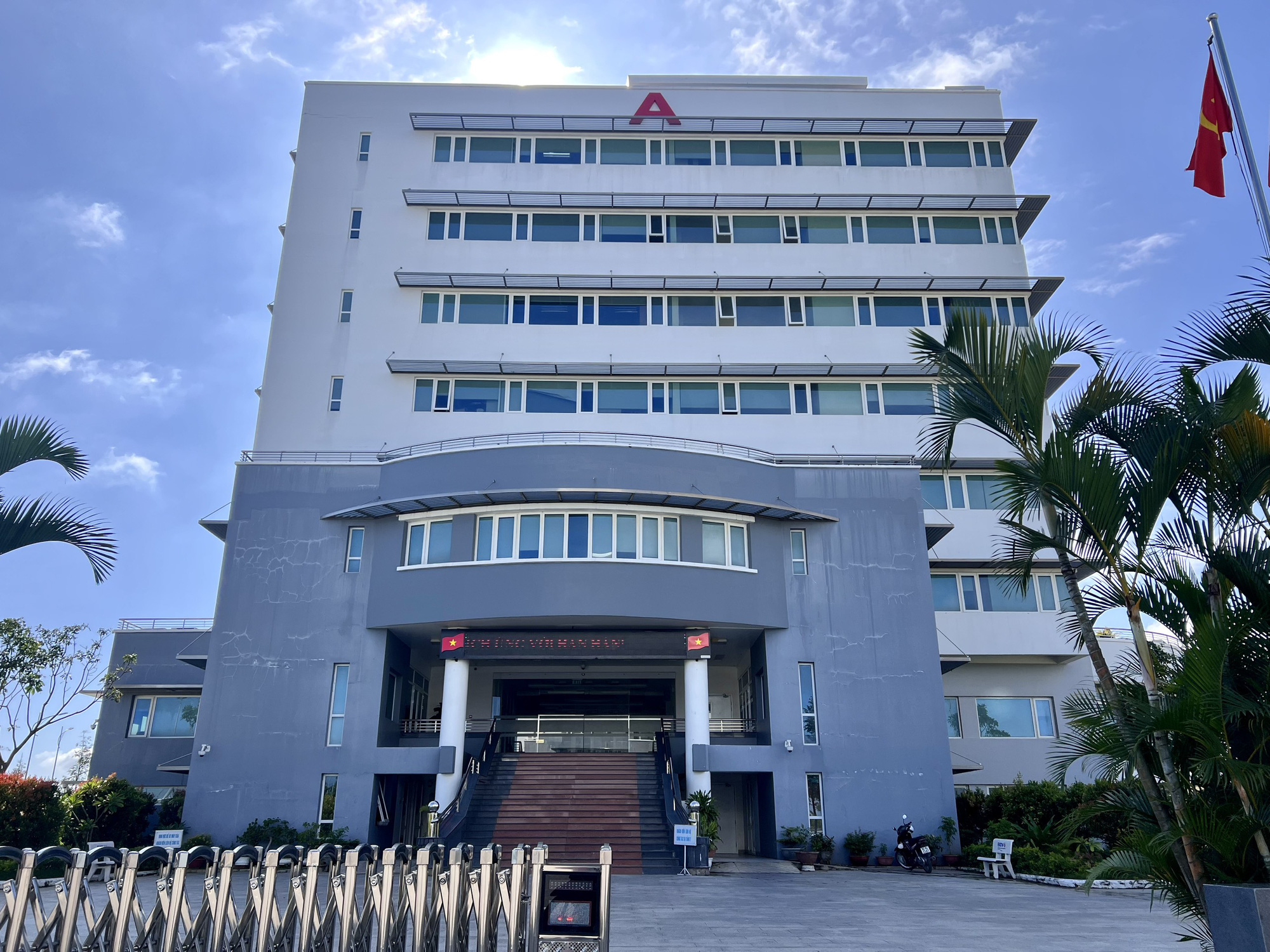 昆嵩省为每位前往广南省工作的干部提供2500万越南盾支持
