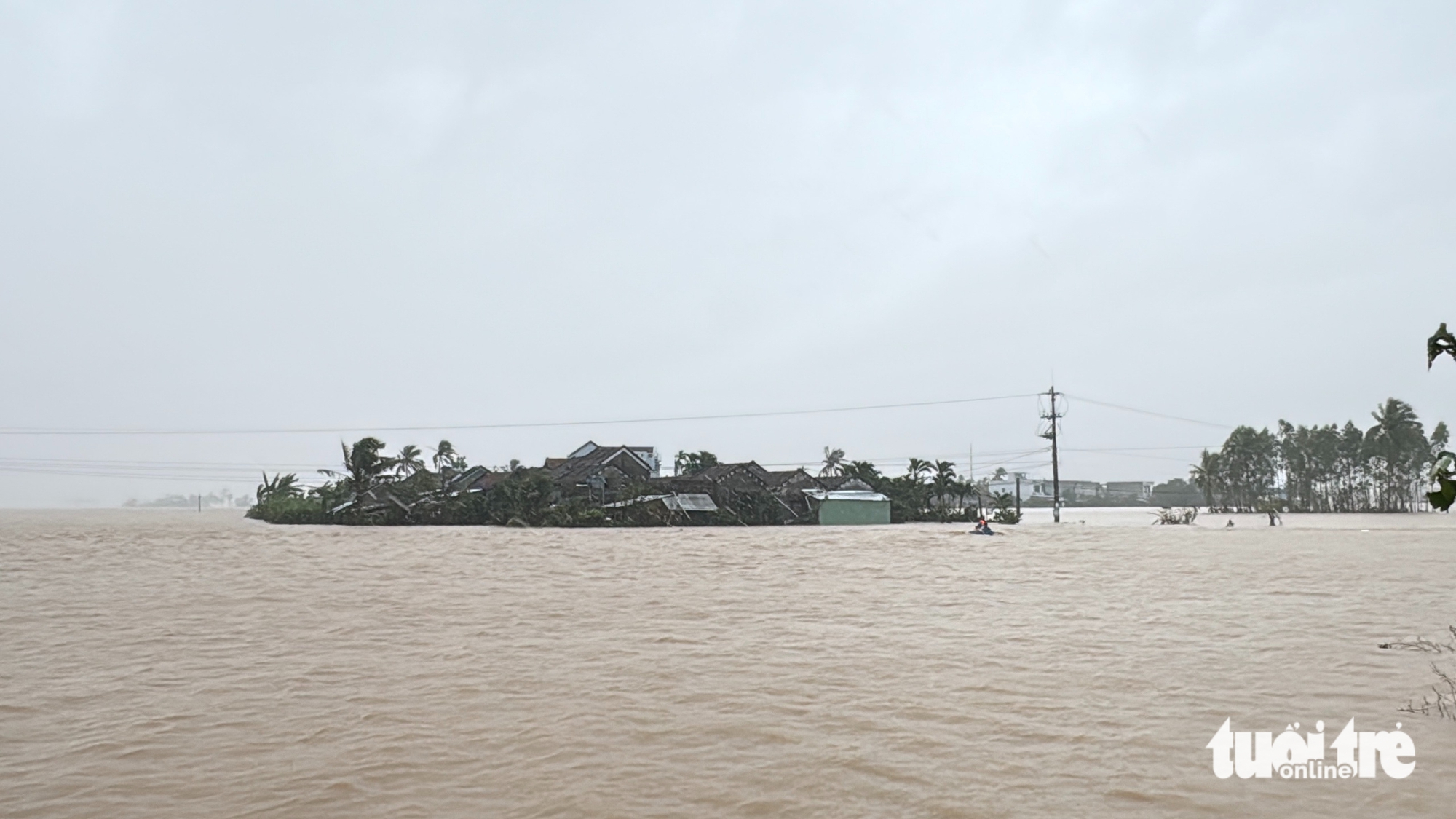 富安旧洪水区居民需要保暖毯和重新铺设屋顶铁皮
