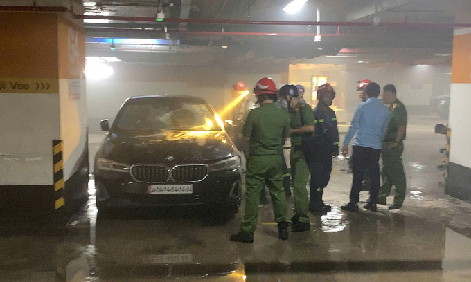 高岛屋购物中心地下停车场发生火灾