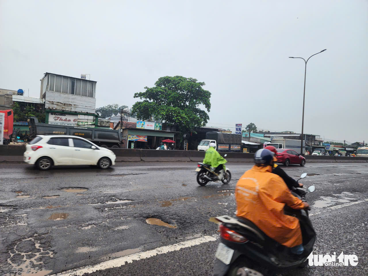 不要让民众一直抱怨51号国道是‘泥泞’的道路