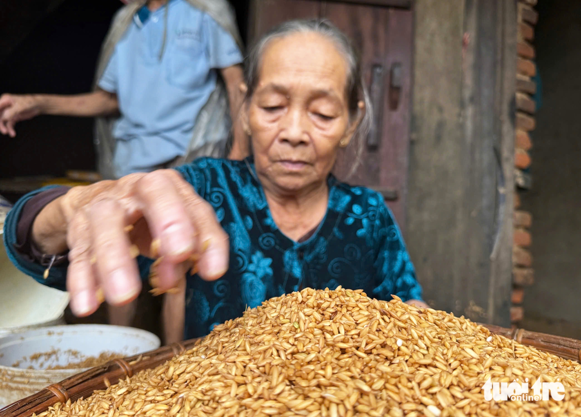 令人心碎的画面，从和盛洪水中心传来的悲痛
