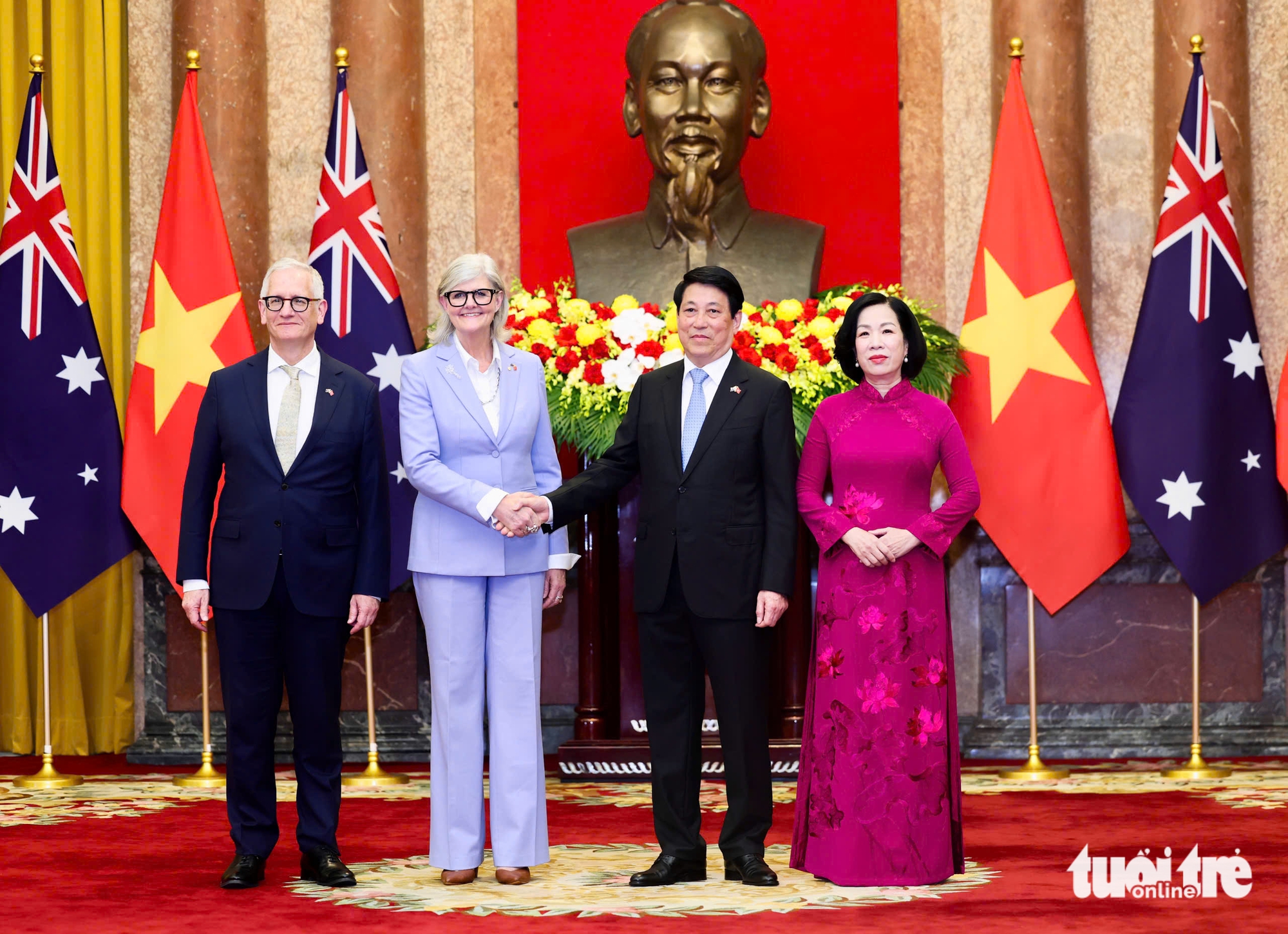 国家主席梁强主持澳大利亚总督萨姆·莫斯廷国事访问欢迎仪式