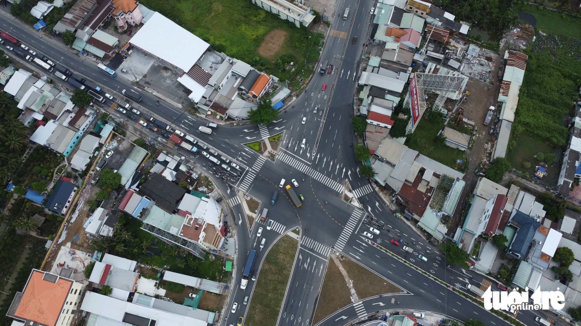 Rạch Miễu 2 桥起点拥堵：应该建天桥、隧道还是分流交通？