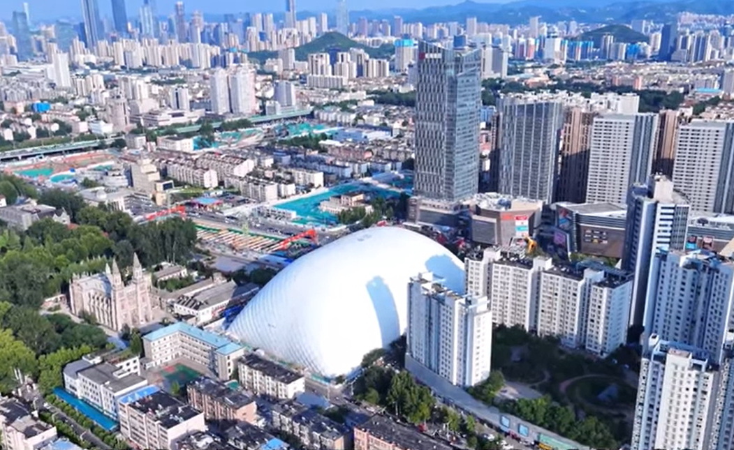 建筑项目被包裹在'世界上最大的充气穹顶'中