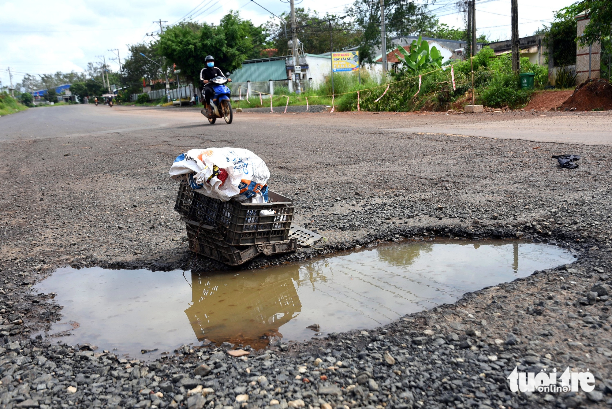民众抱怨马达桥连接道路升级扩建项目施工缓慢，多起事故发生