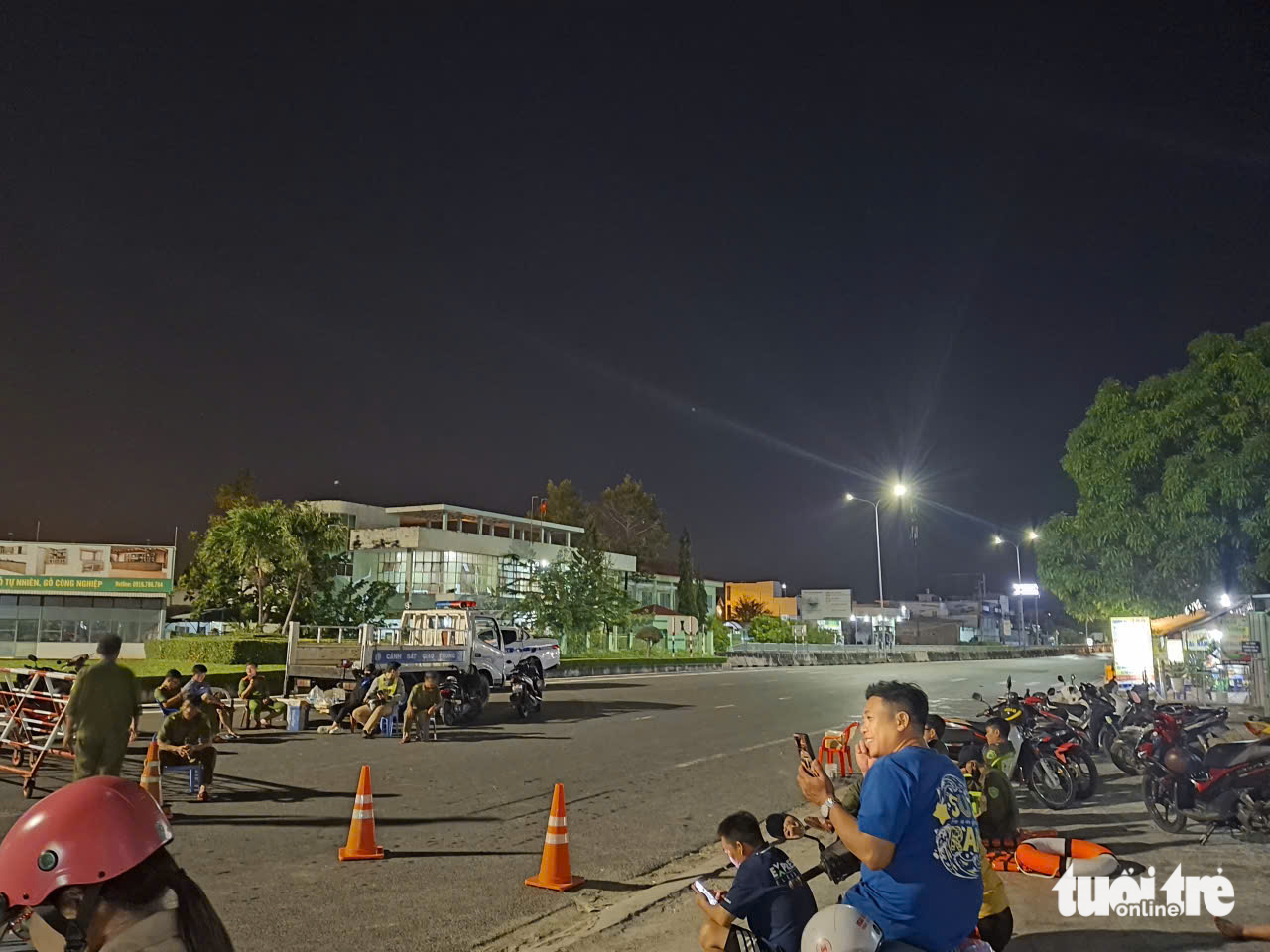 平顺省旧河口地区洪水水位上涨，1号国道夜间封锁