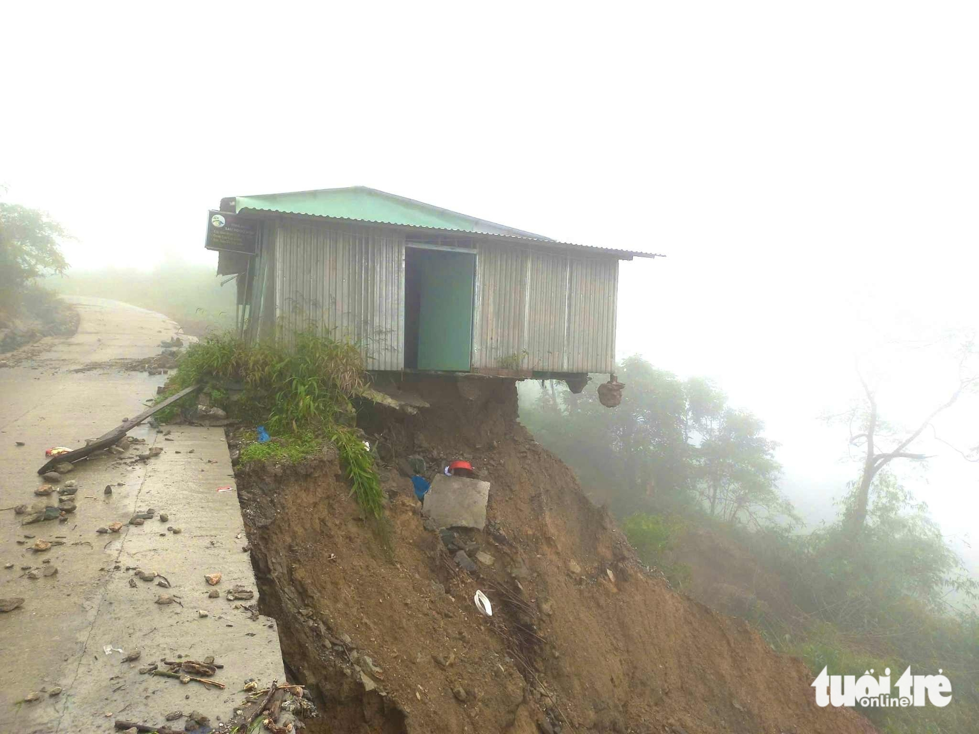 地基开裂、沉降，岘港山区学校面临倒塌风险