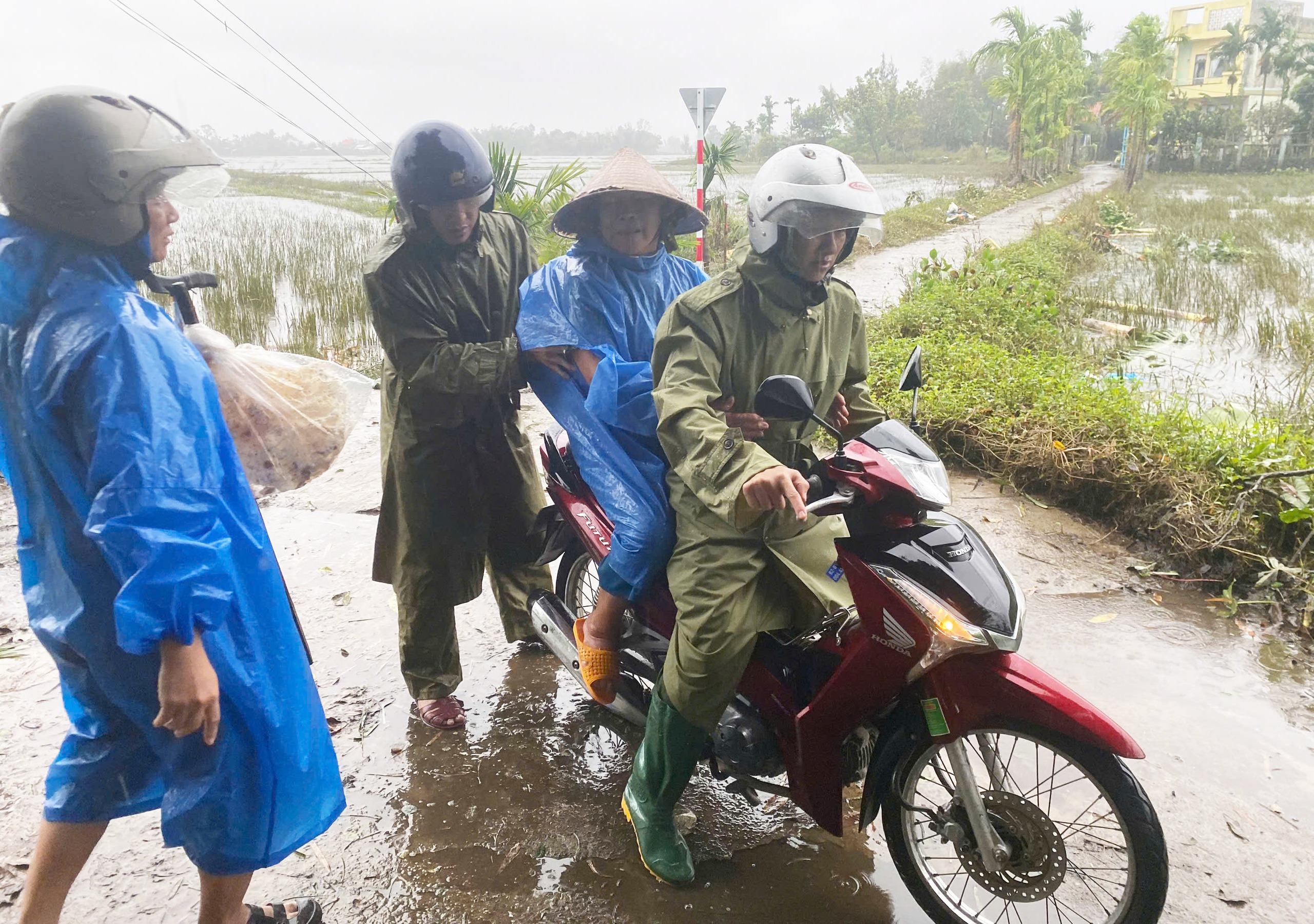 应对台风Kalmaegi，岘港市主席要求3座水电站降低水库水位