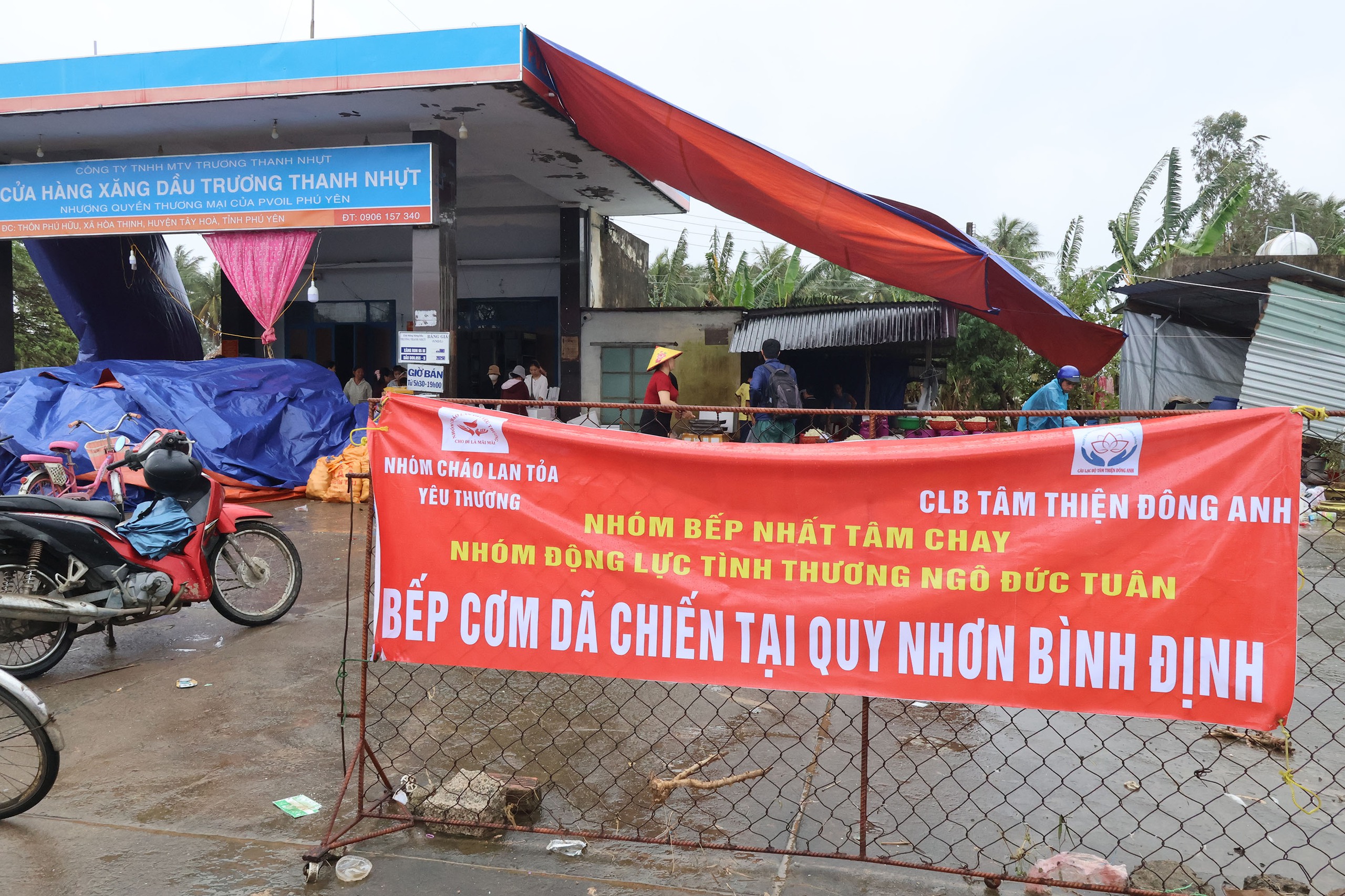 暖心野战厨房在洪水中心和盛，数千份爱心餐被送出