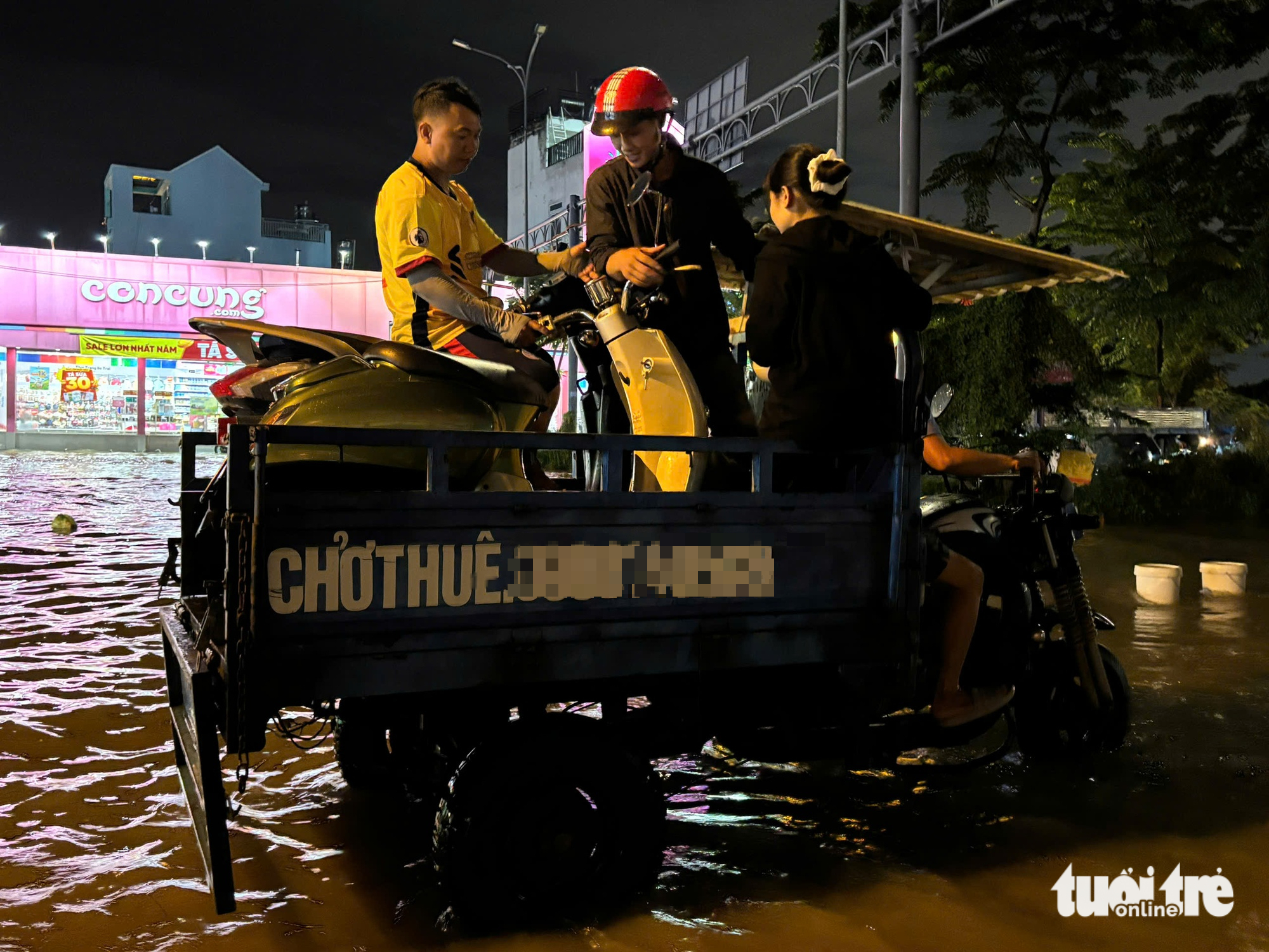 尽管已建'城墙'，平贵、新美居民仍因潮汐而受苦