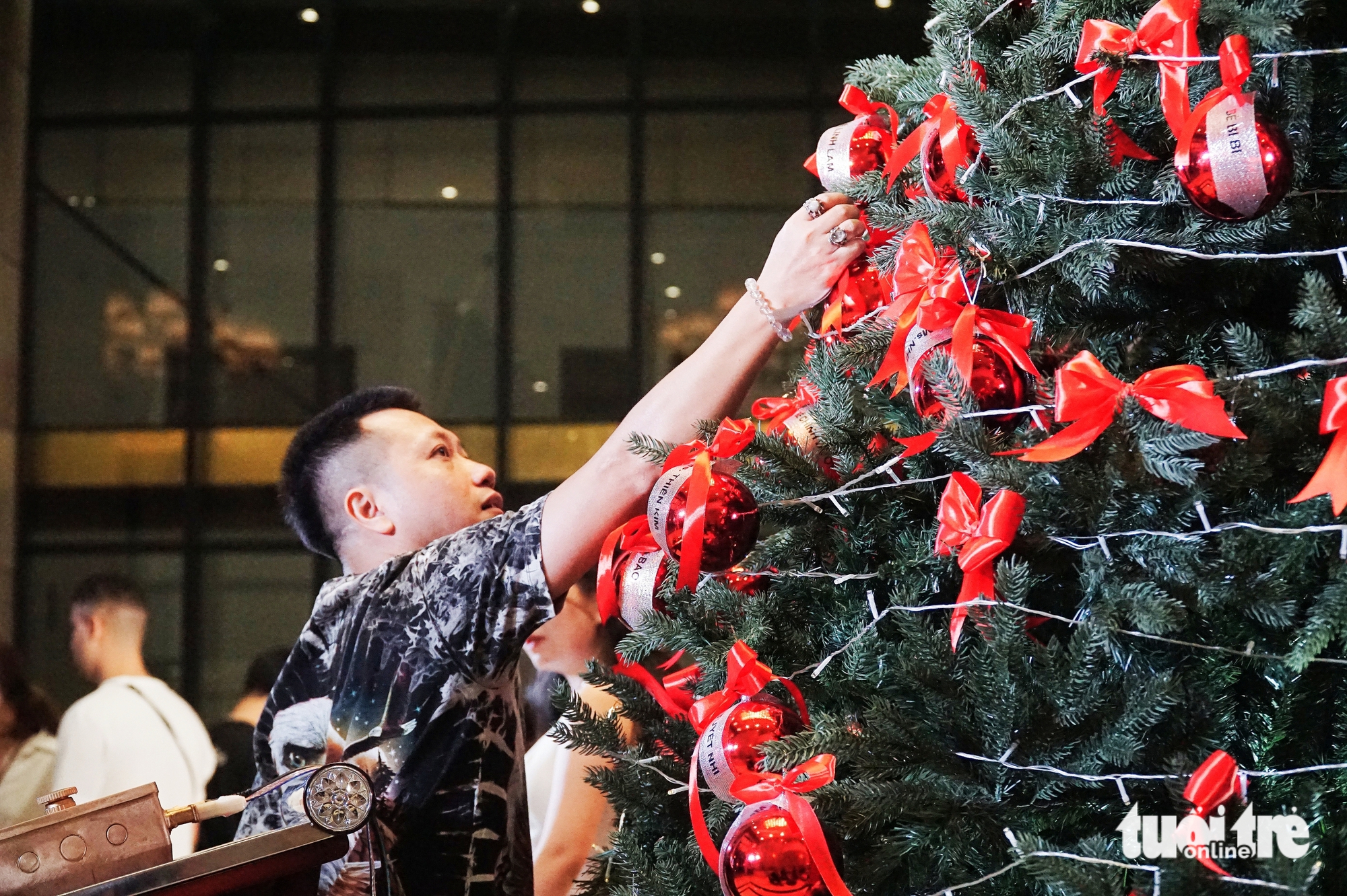 为残疾儿童和洪水受灾地区筹款，芽庄圣诞节更添温暖