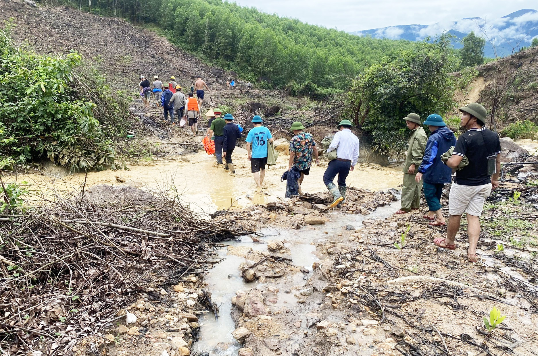 上德山体滑坡现场导致一人死亡