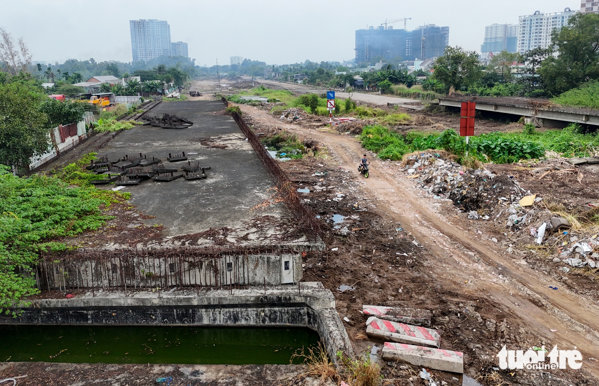 胡志明市2.7公里二环线清理场地，政府解除决议后准备重新施工