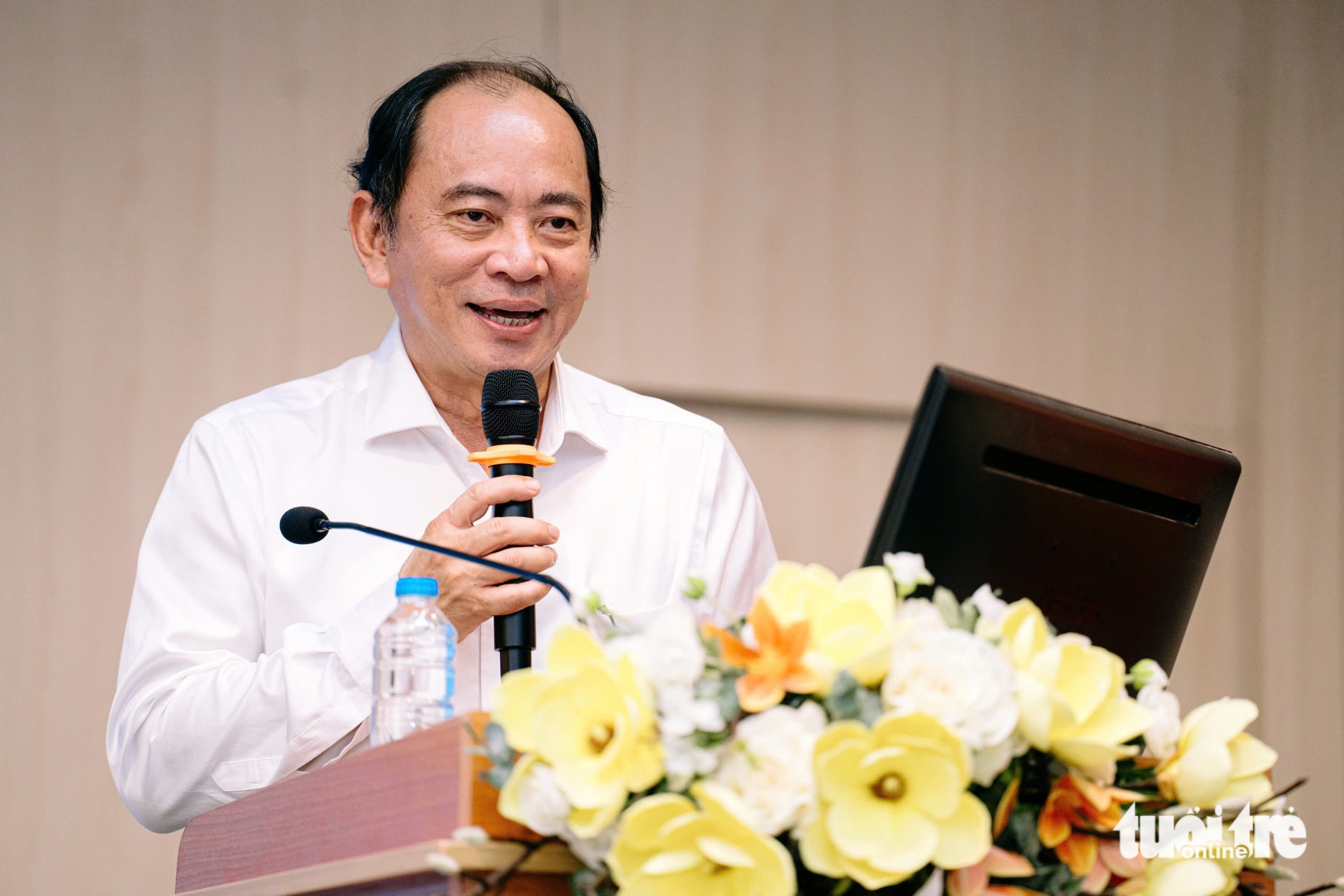 胡志明市卫生局局长：'医生们请把昆岛视为第二个家'